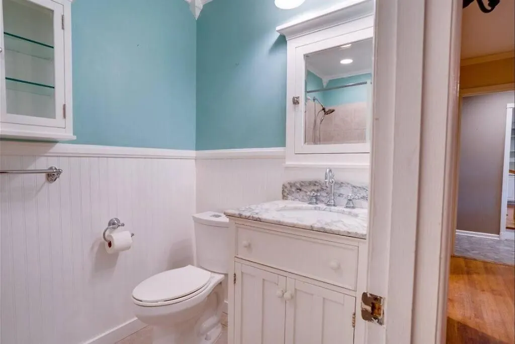 Elegant 6 Bedroom Home In Heart Of Memphis