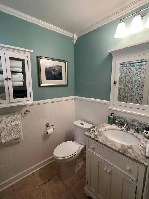 Elegant 6 Bedroom Home In Heart Of Memphis USA