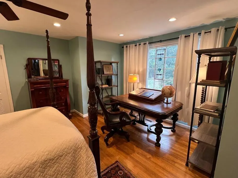 Elegant 6 Bedroom Home In Heart Of Memphis 0*,