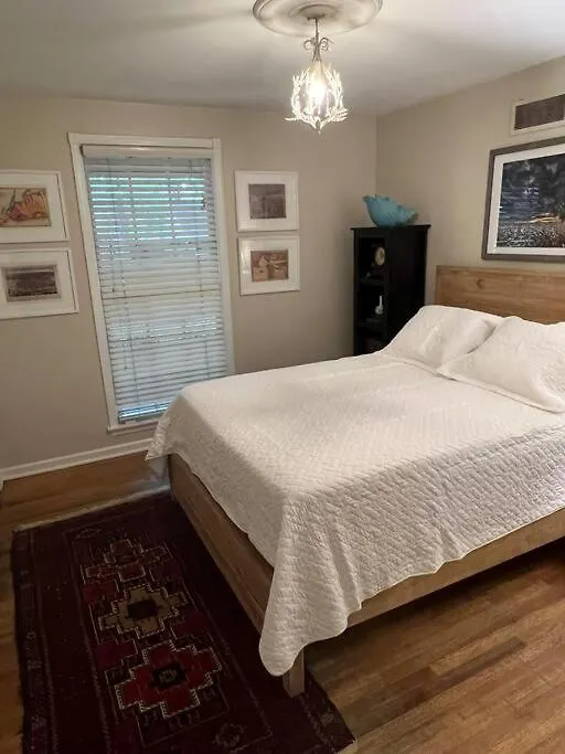 Elegant 6 Bedroom Home In Heart Of Memphis