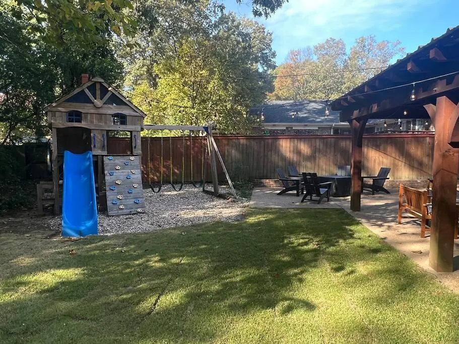 Elegant 6 Bedroom Home In Heart Of Memphis 0*,  USA