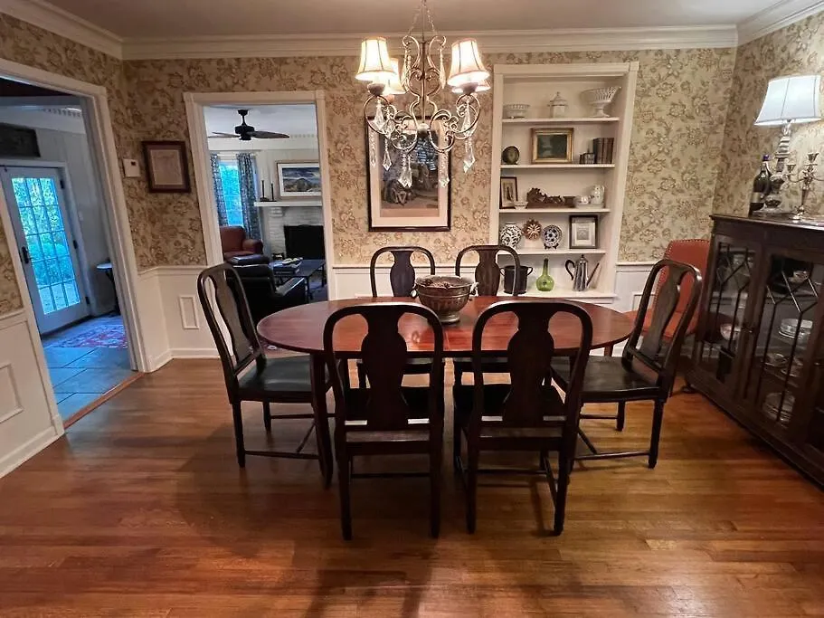 Elegant 6 Bedroom Home In Heart Of Memphis 0*,