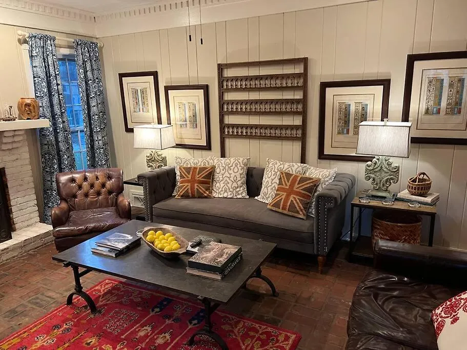 Elegant 6 Bedroom Home In Heart Of Memphis