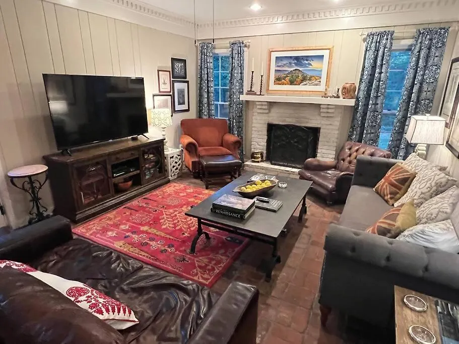 Elegant 6 Bedroom Home In Heart Of Memphis USA