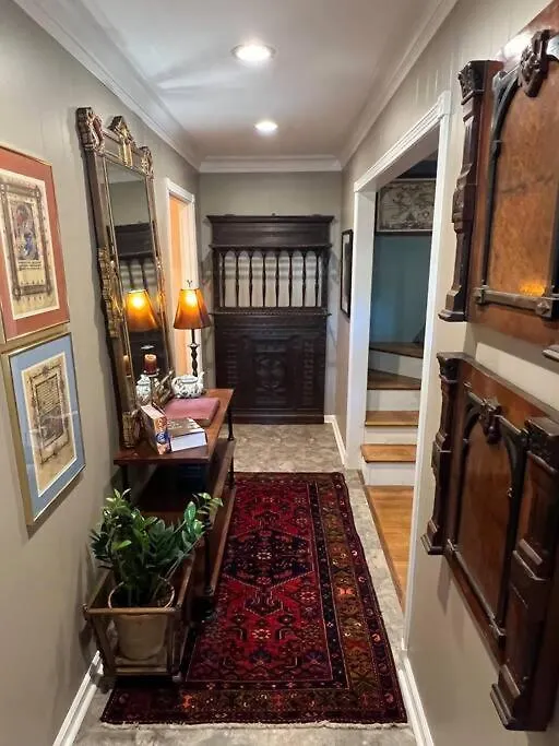 Elegant 6 Bedroom Home In Heart Of Memphis