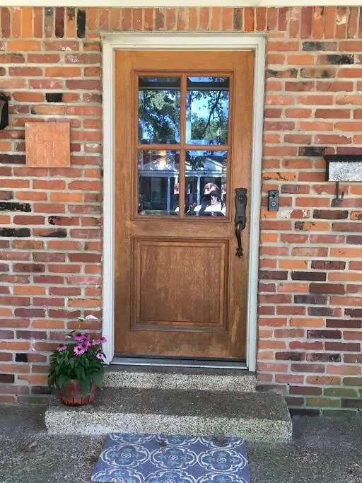 Elegant 6 Bedroom Home In Heart Of Memphis Vakantiehuis