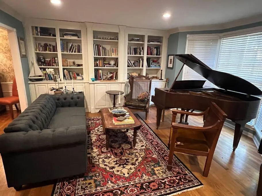 Elegant 6 Bedroom Home In Heart Of Memphis Vakantiehuis